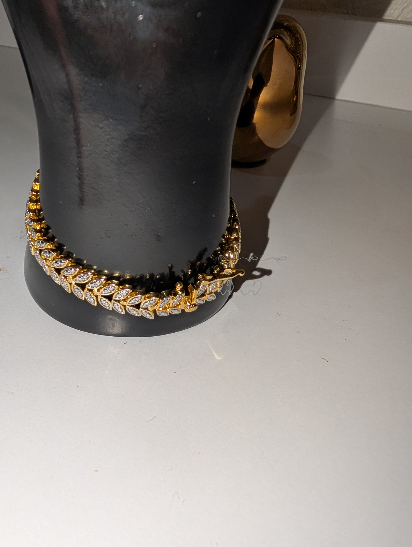 Beautiful Womens 14K Yellow Gold Over Brass 0.02 CTW Diamond 7.5 Inch Designer Petals Bracelet
